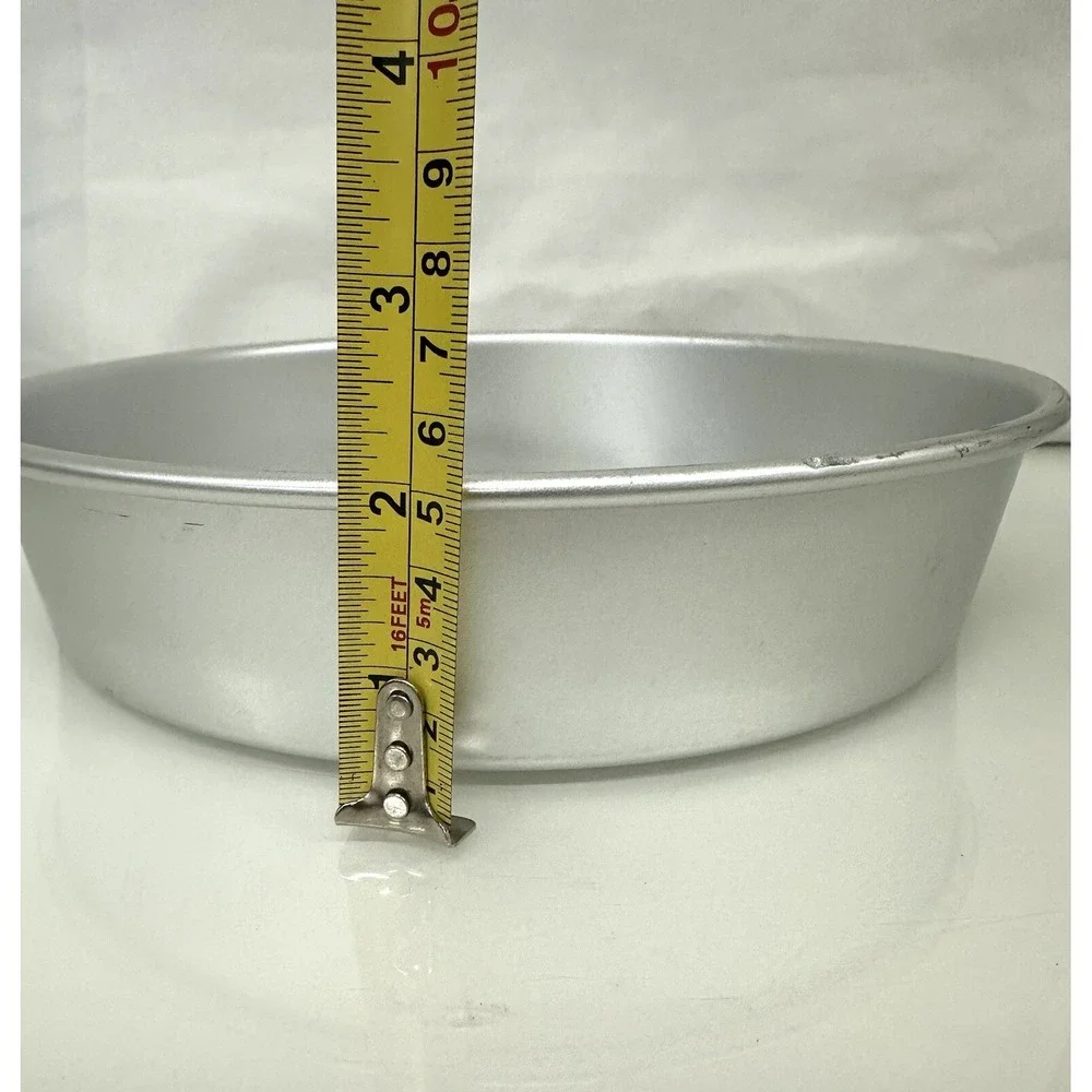 Wilton Aluminum Cake Pan Set 8in Square and 9in Round 2in Deep Silver Bakeware